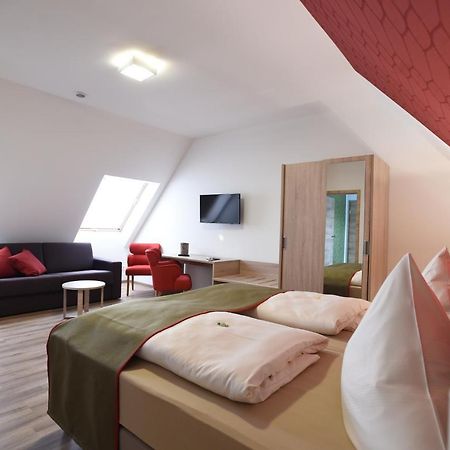 Hotel Neue Hoehe Klingenberg ภายนอก รูปภาพ