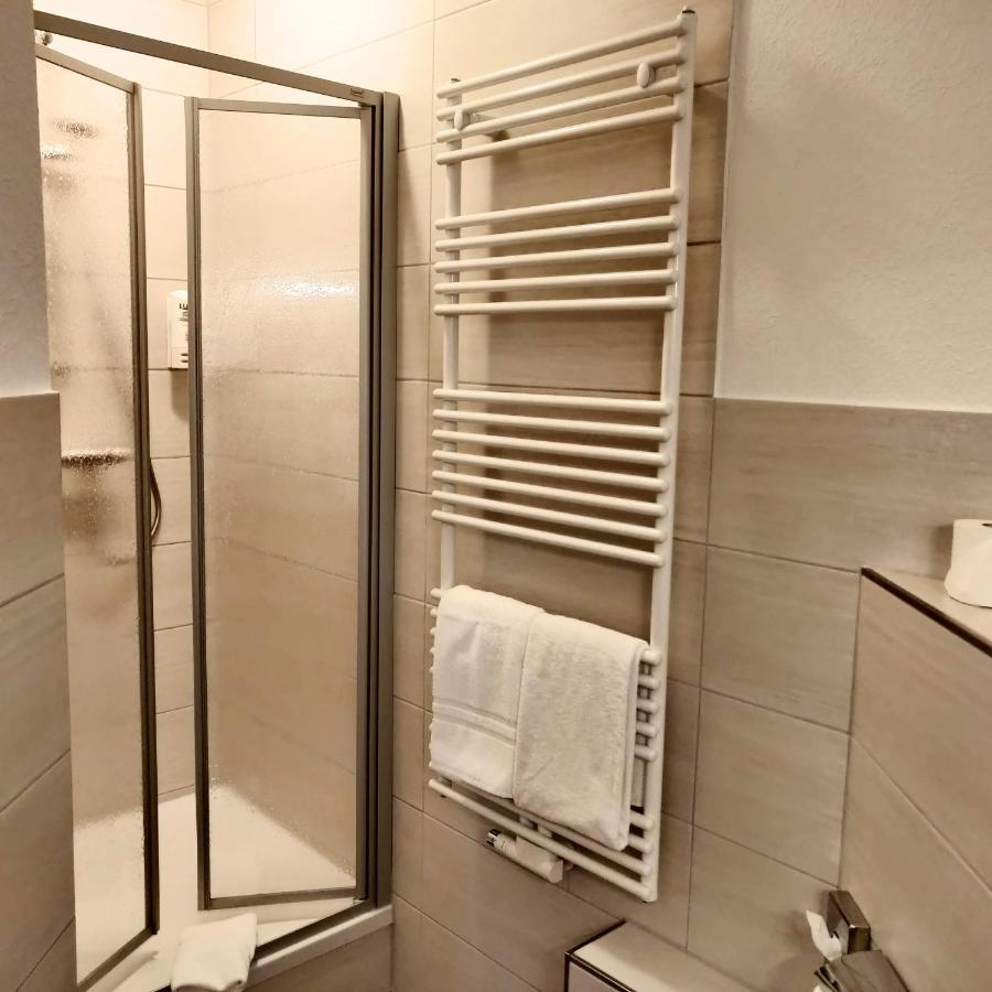 Hotel Neue Hoehe Klingenberg ภายนอก รูปภาพ