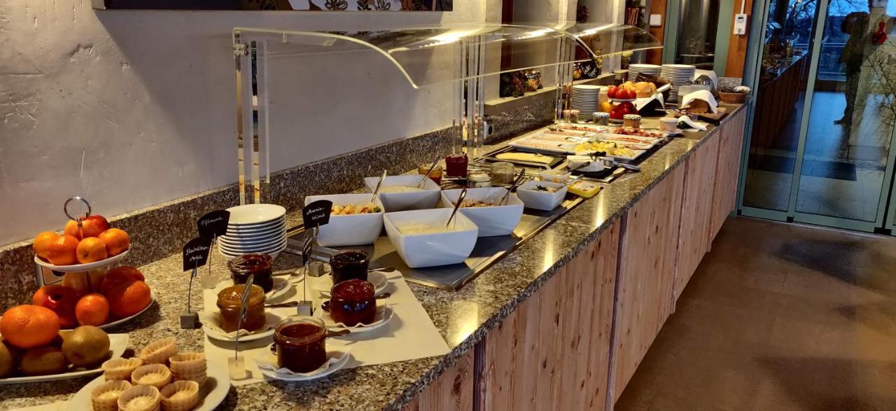 Hotel Neue Hoehe Klingenberg ภายนอก รูปภาพ