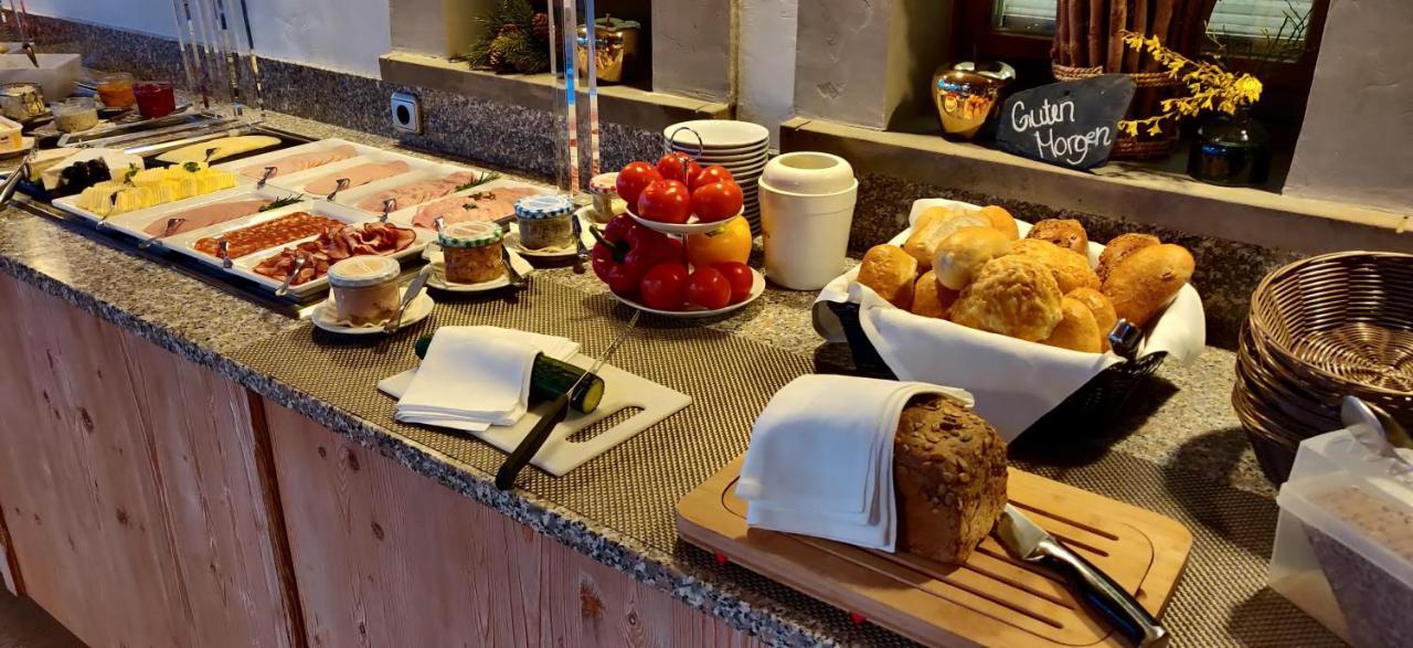 Hotel Neue Hoehe Klingenberg ภายนอก รูปภาพ