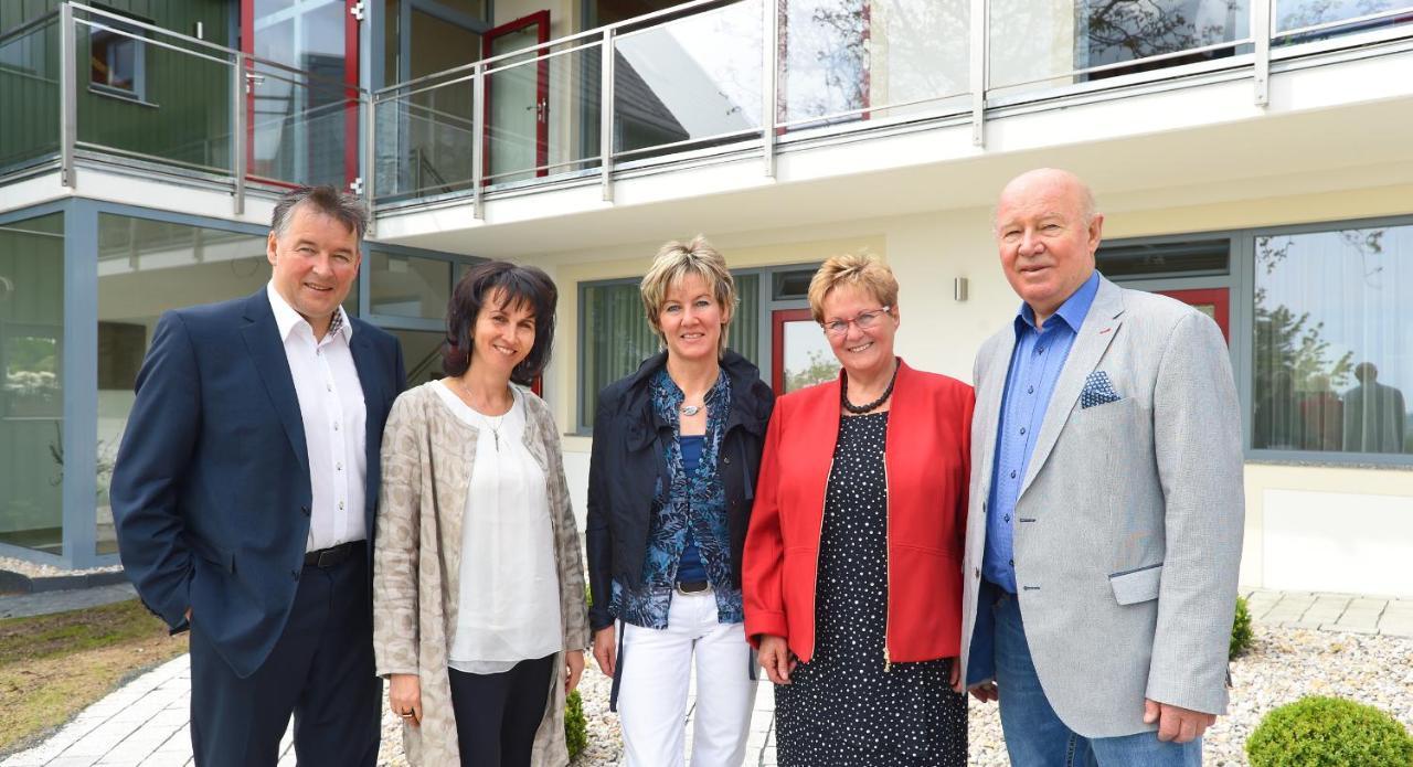 Hotel Neue Hoehe Klingenberg ภายนอก รูปภาพ