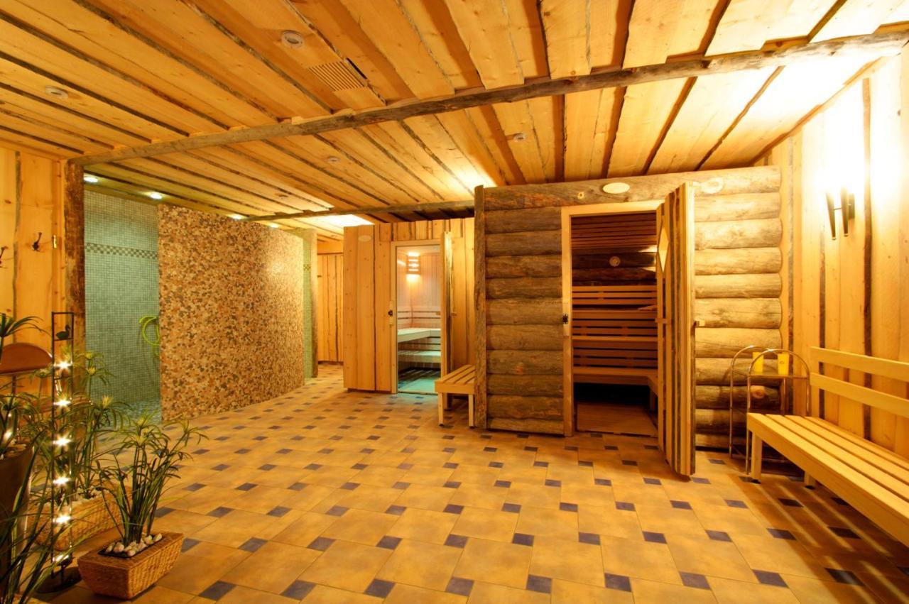 Hotel Neue Hoehe Klingenberg ภายนอก รูปภาพ