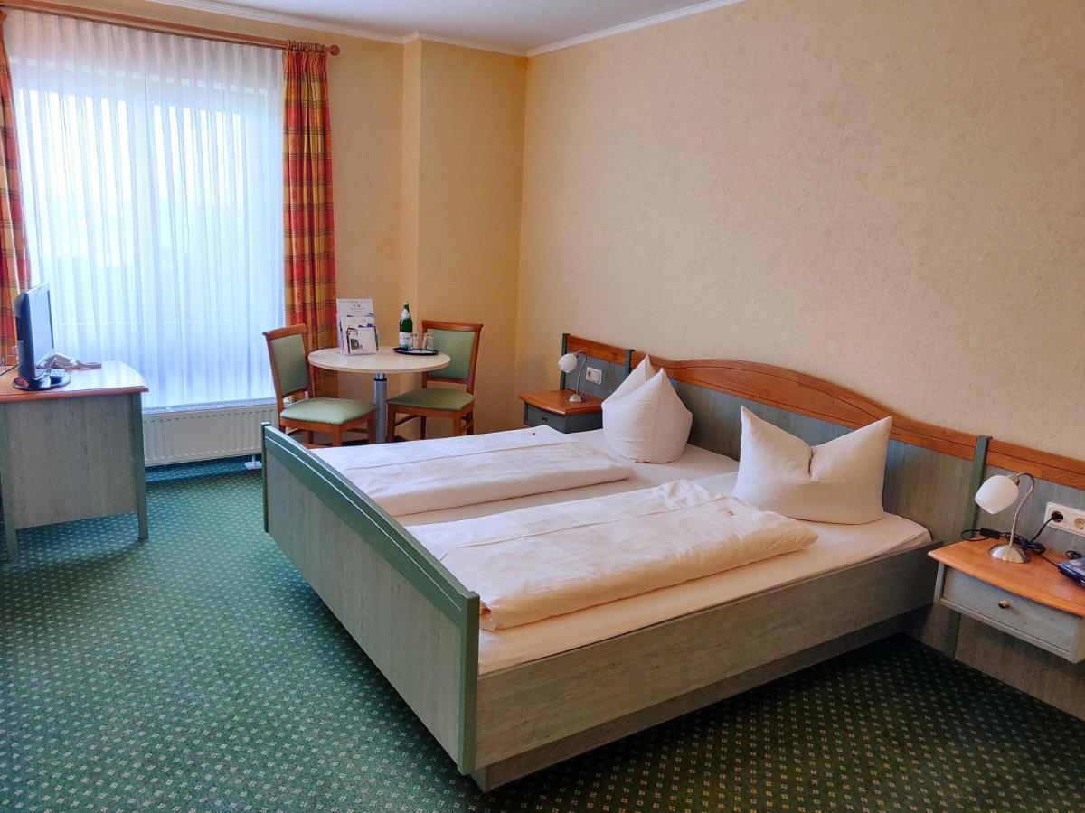 Hotel Neue Hoehe Klingenberg ภายนอก รูปภาพ