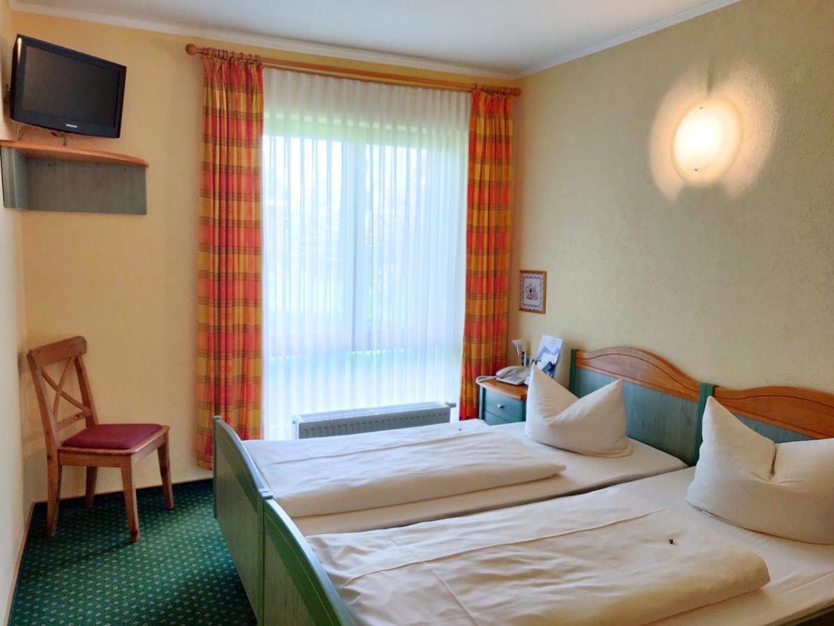 Hotel Neue Hoehe Klingenberg ภายนอก รูปภาพ