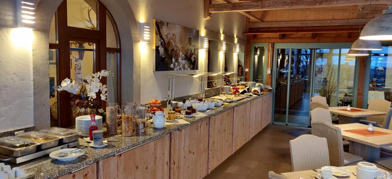 Hotel Neue Hoehe Klingenberg ภายนอก รูปภาพ
