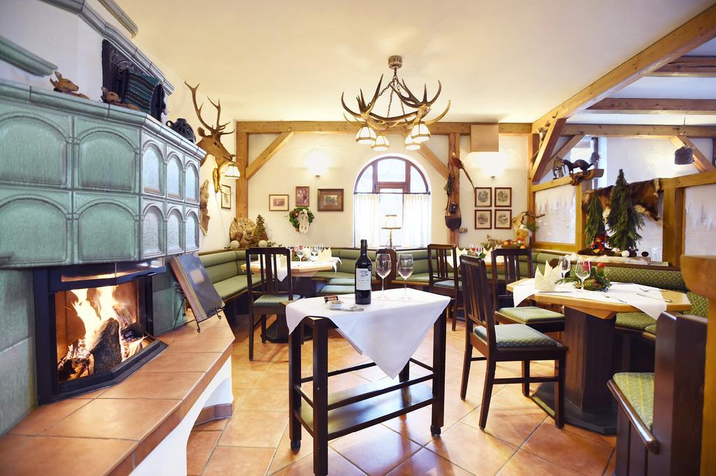 Hotel Neue Hoehe Klingenberg ภายนอก รูปภาพ