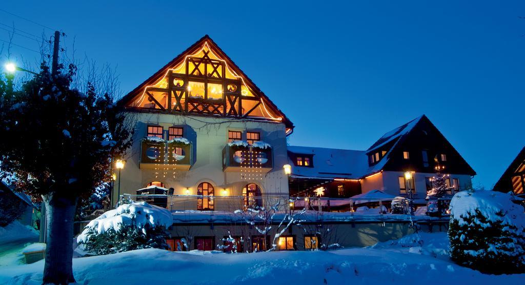 Hotel Neue Hoehe Klingenberg ภายนอก รูปภาพ