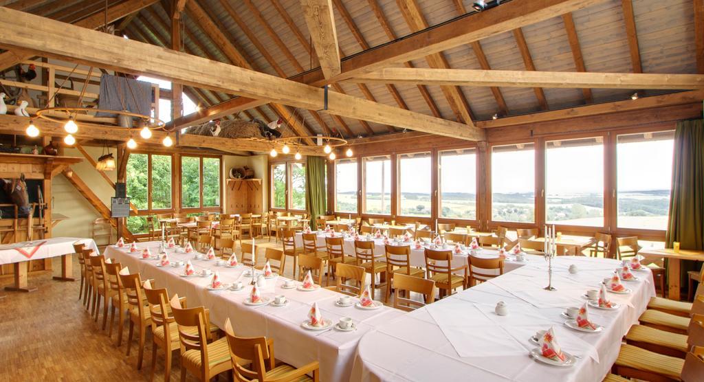Hotel Neue Hoehe Klingenberg ภายนอก รูปภาพ