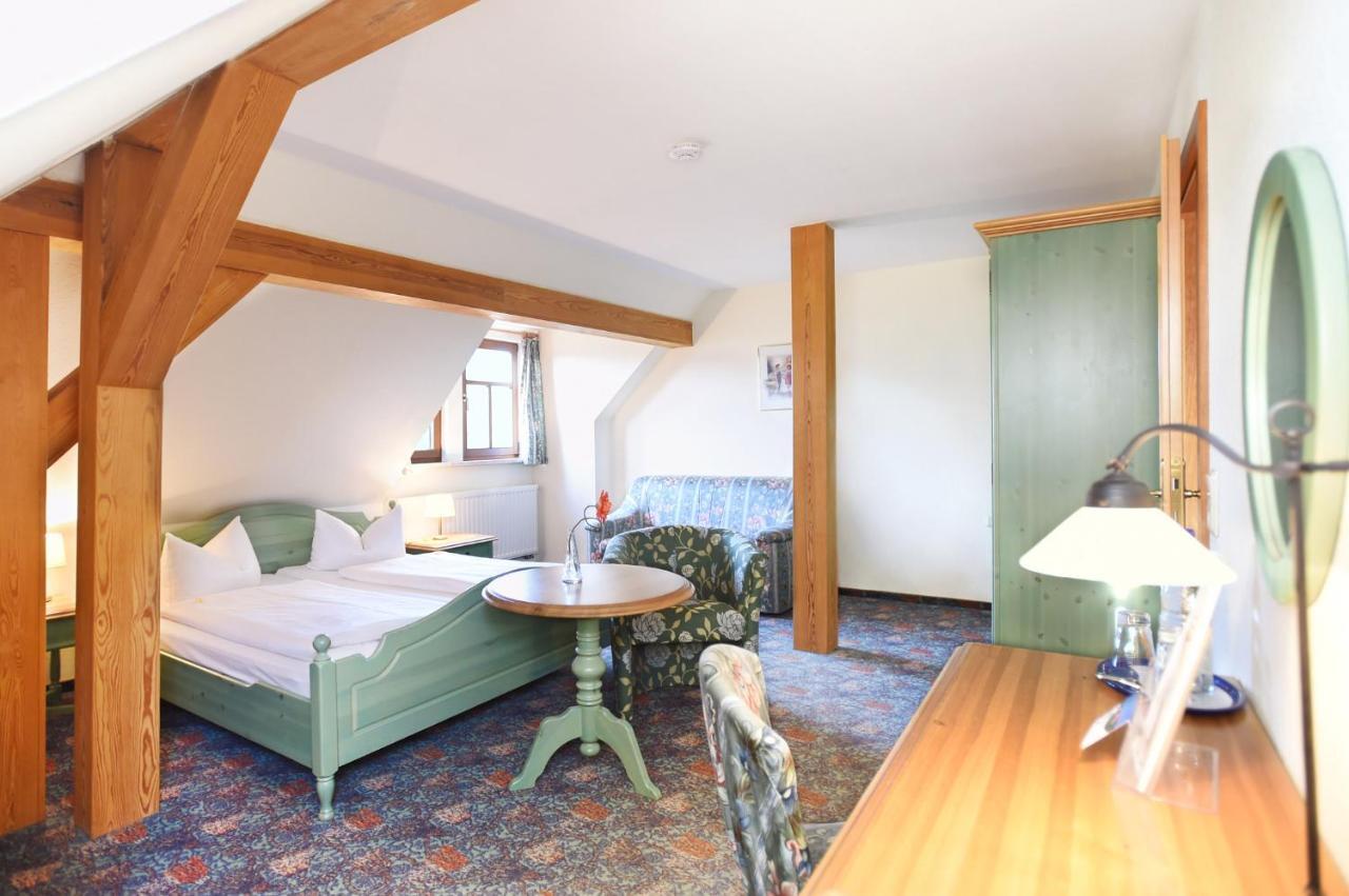 Hotel Neue Hoehe Klingenberg ภายนอก รูปภาพ